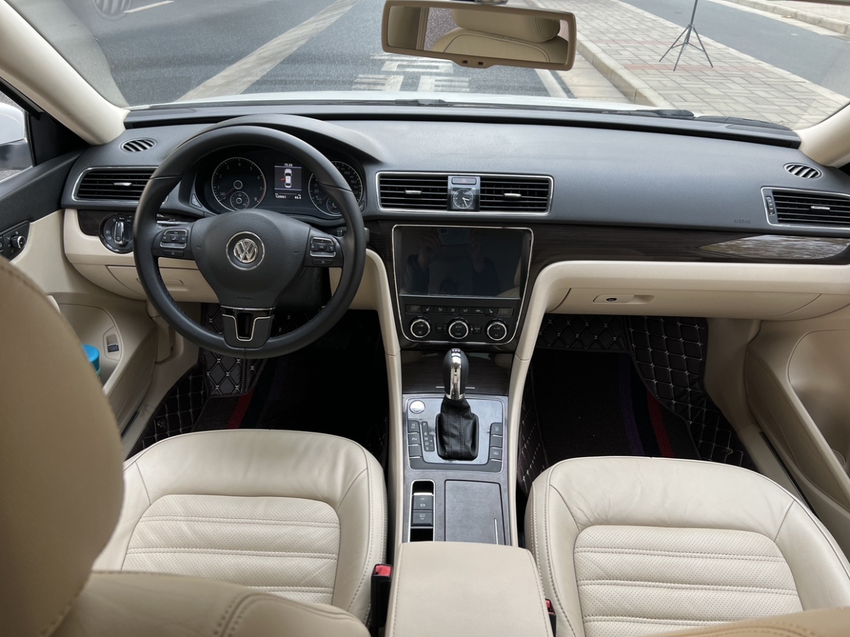 Volkswagen 2015 car image #12