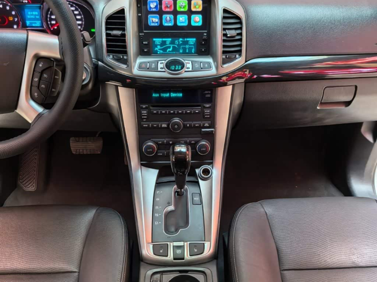 Chevrolet Captiva 2017 car image #12