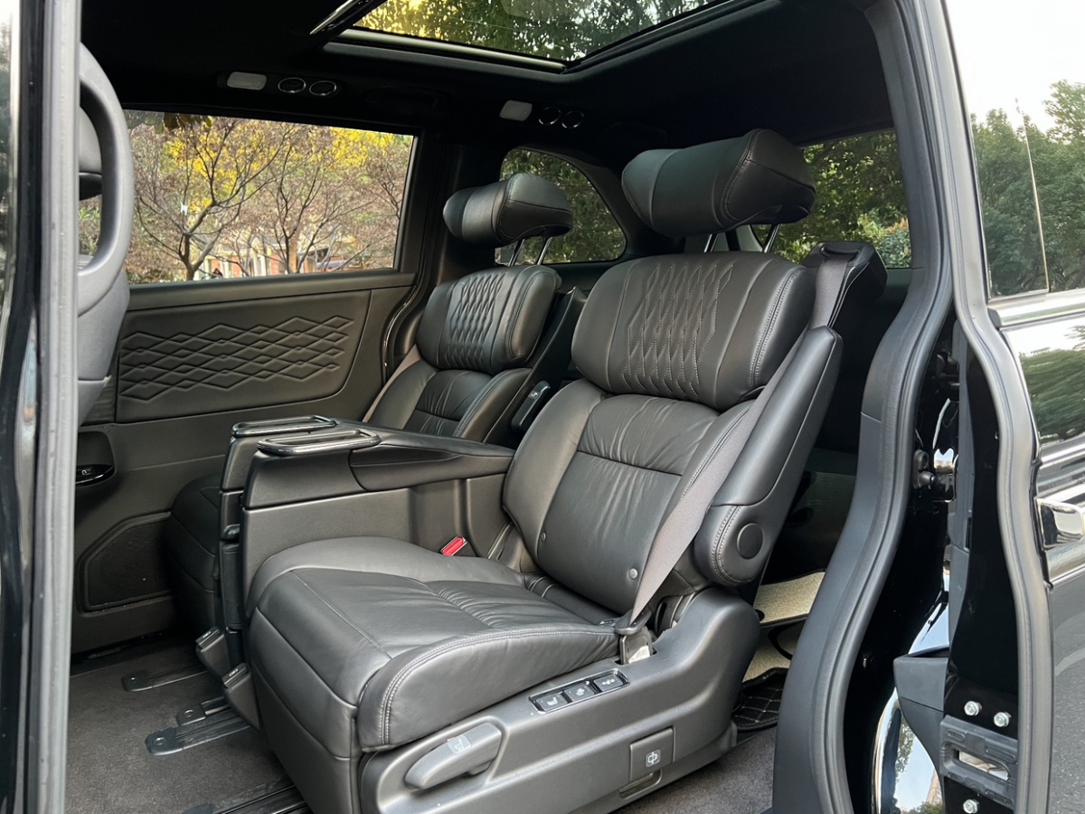 Honda Elysion 2024 #12 Honda Elysion 2024 car image #12