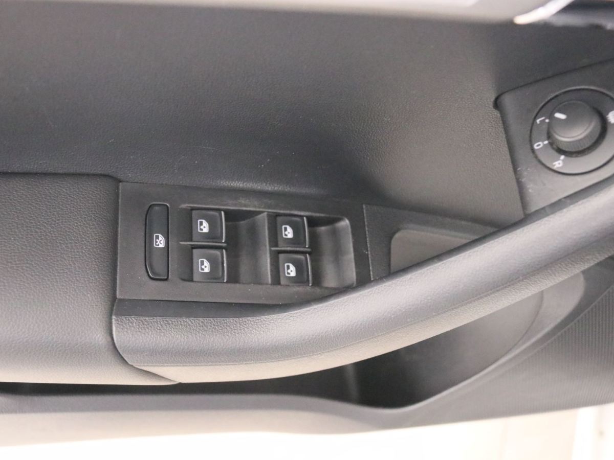 Skoda Octavia 2020 car image #12