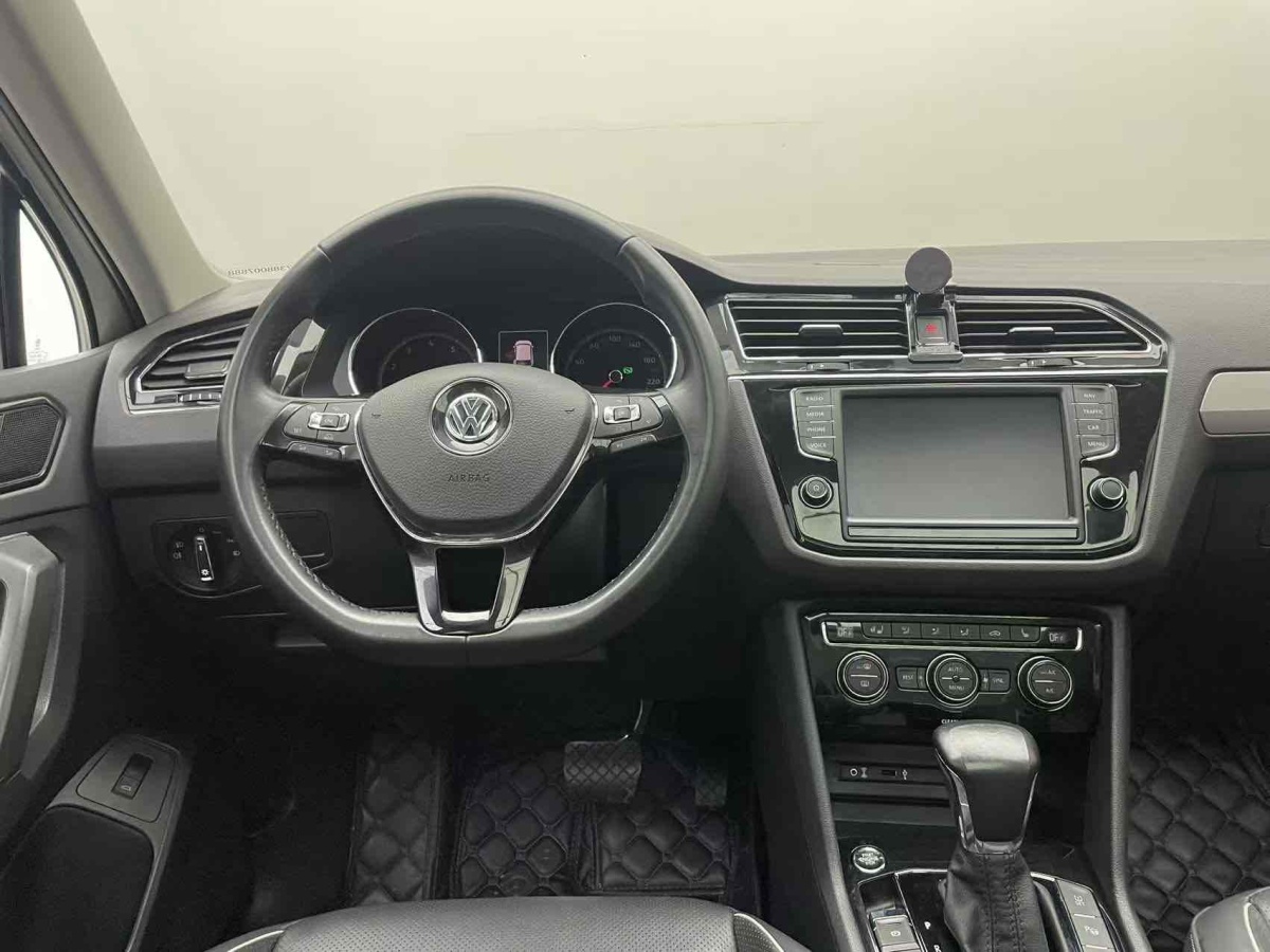 Volkswagen Tiguan X 2017 car image #12