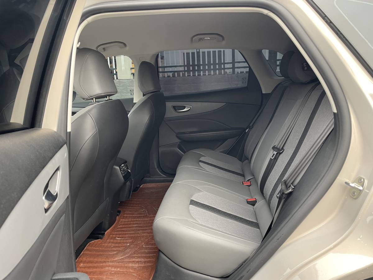 MG ES5 2025 car image #12