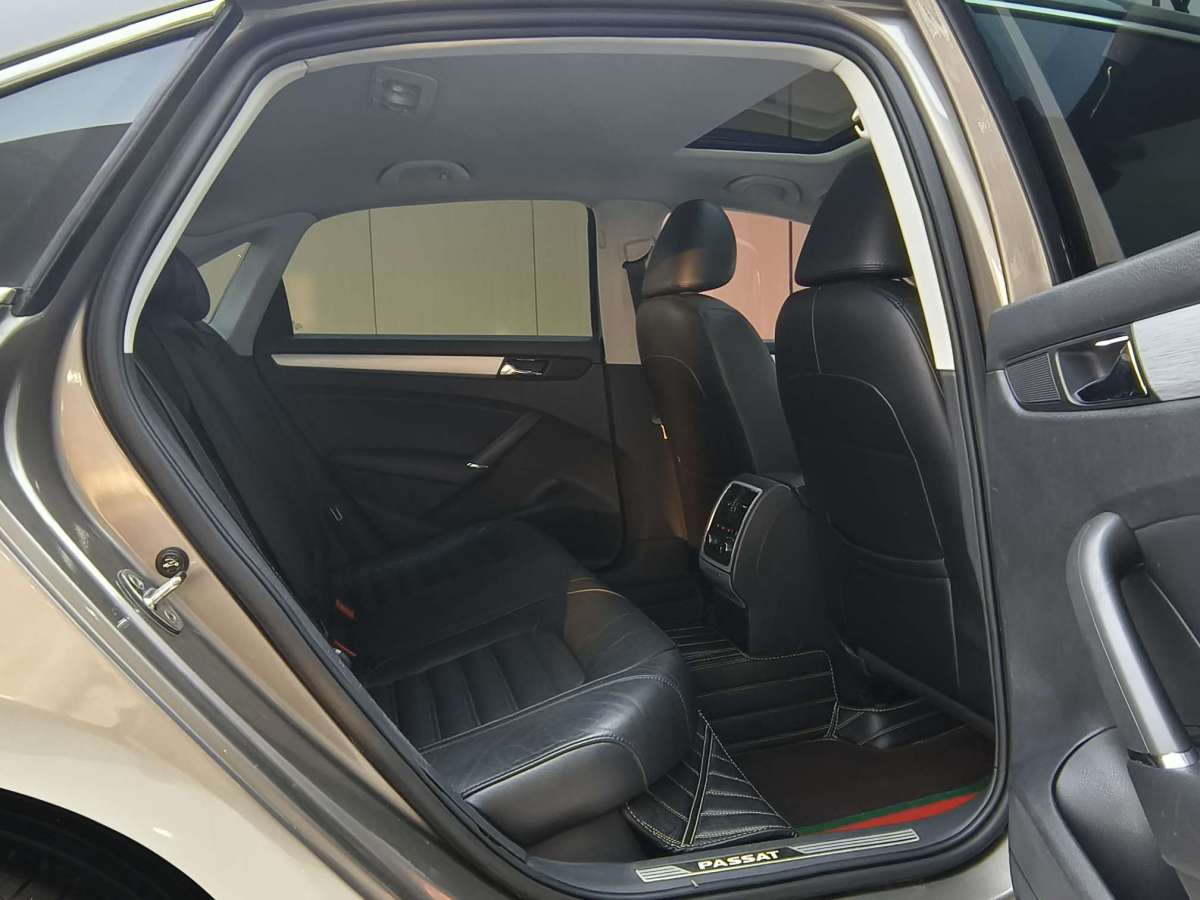 Volkswagen Passat 2016 car image #12