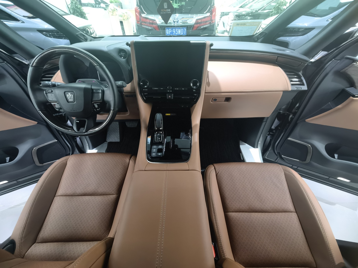 Toyota Vellfire 2024 car image #12