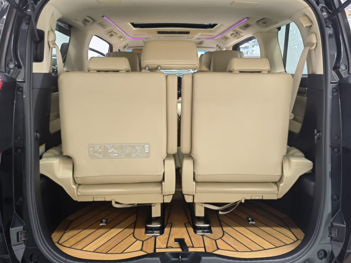Toyota Alphard 2018 car image #12