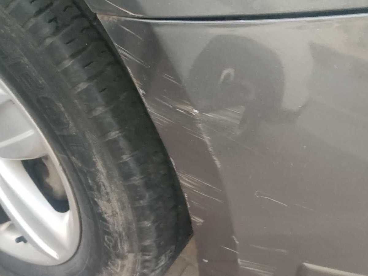 GEELY GX7 2012 car image #12