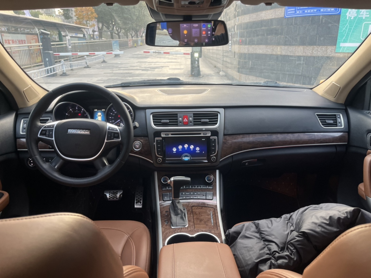 Haval H8 2017 car image #12