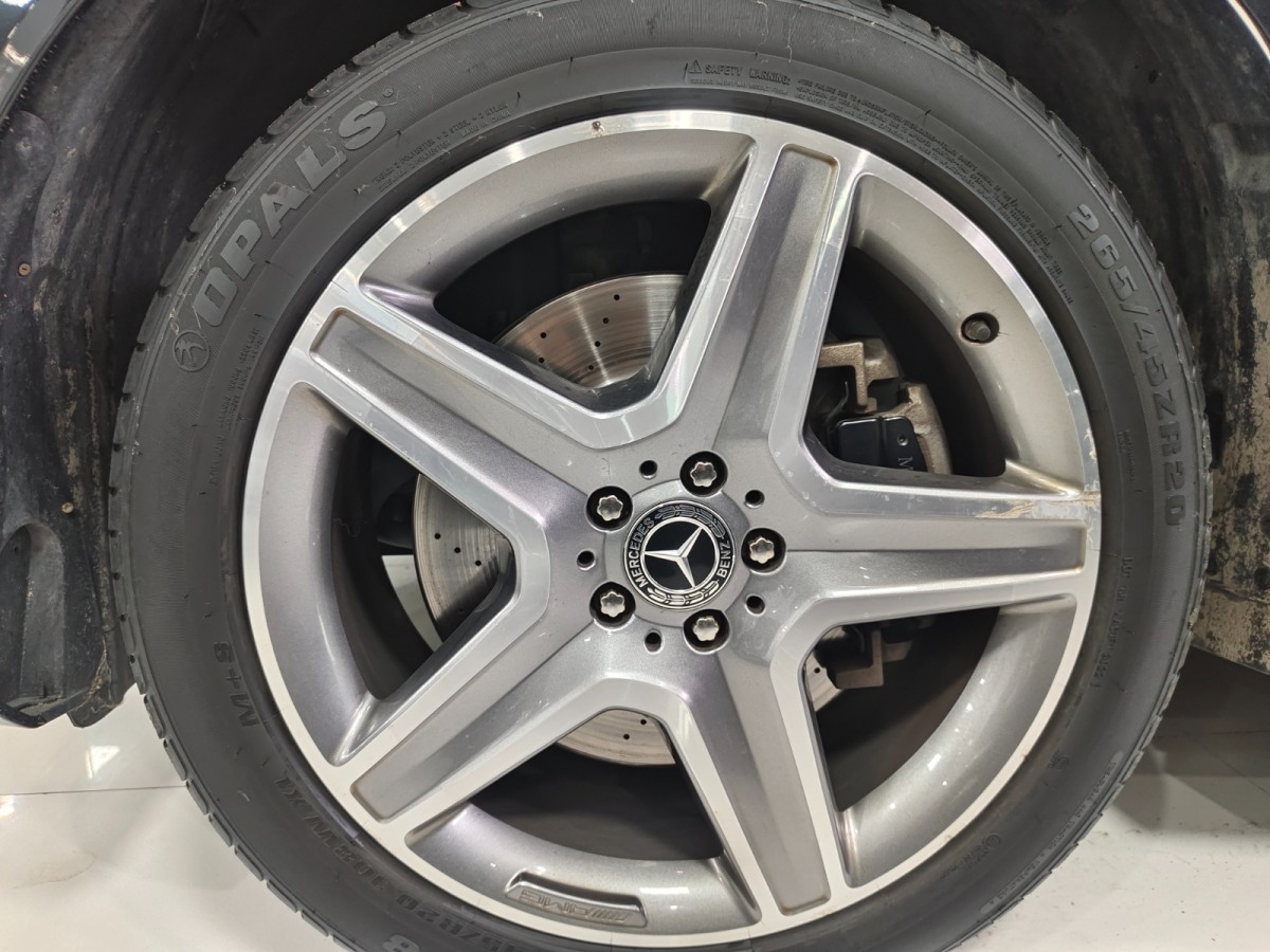 Mercedes-Benz GLE Class 2018 car image #12