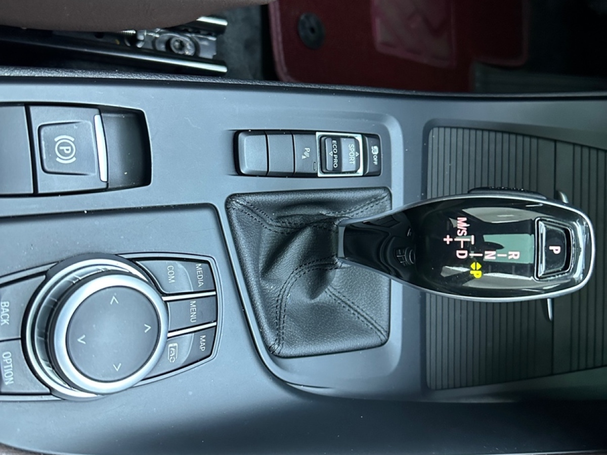 BMW X1 2022 صورة سيارة #12