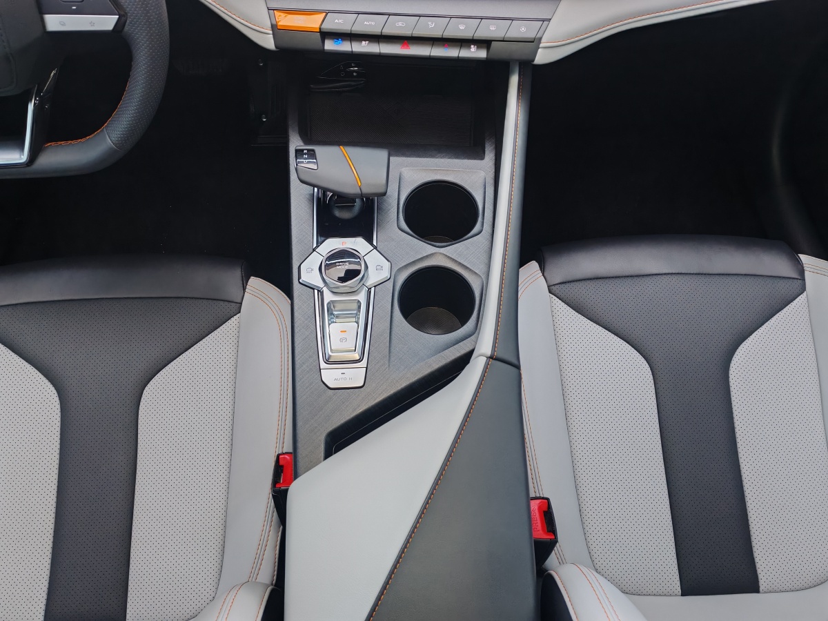 Changan UNI-V iDD 2024 #12 Changan UNI-V iDD 2024 car image #12