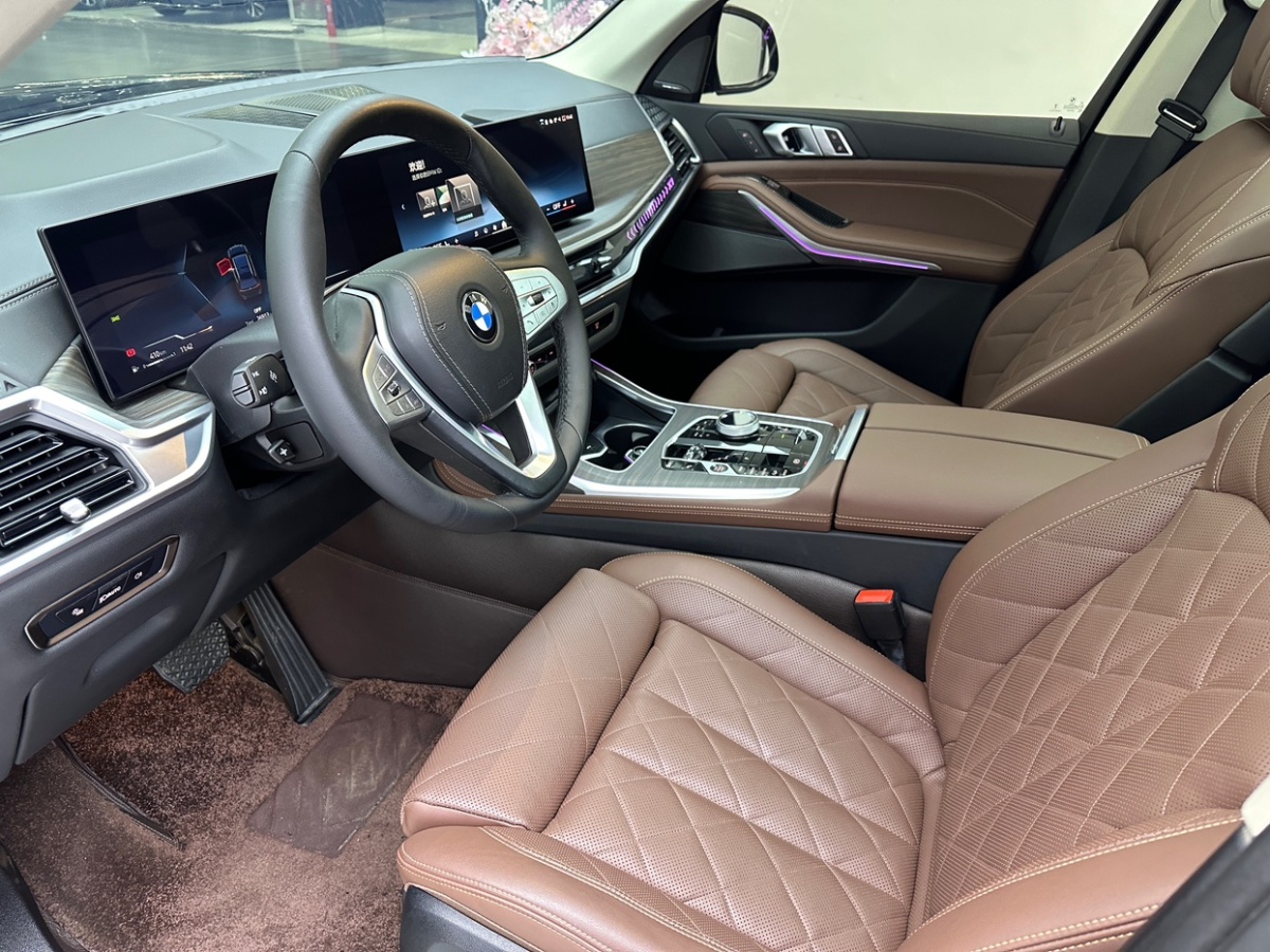 BMW X7 2024 car image #12