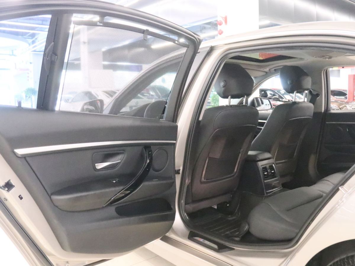 BMW 3 Series 2016 immagine di auto #12