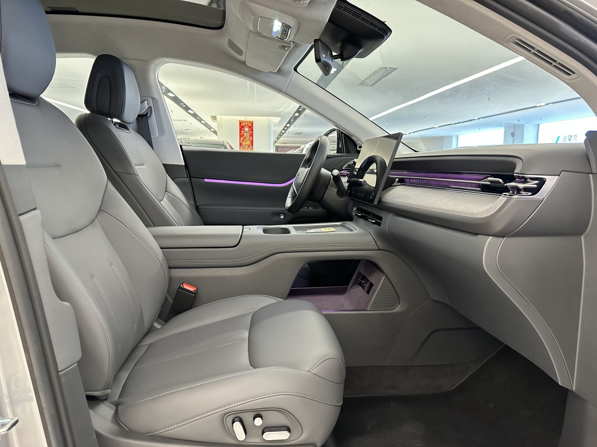 Xpeng G6 2025 صورة سيارة #12