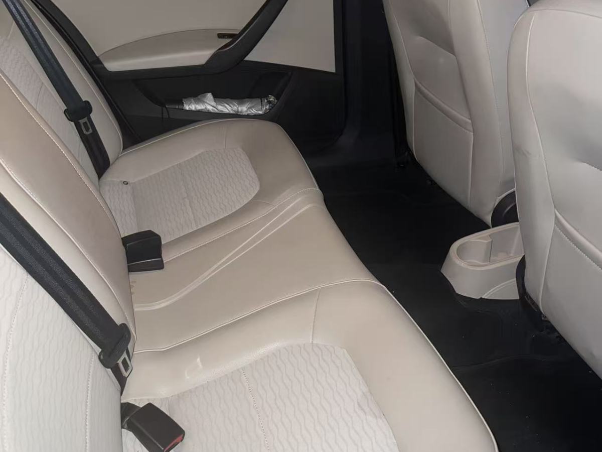 Skoda Rapid 2017 immagine di auto #12