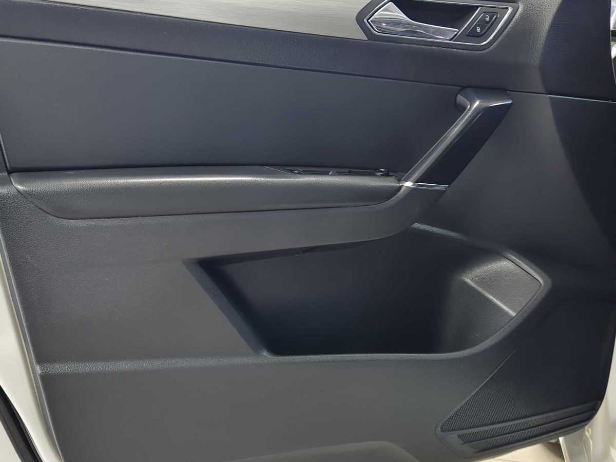 Volkswagen Touran 2017 #12 Volkswagen Touran 2017 car image #12