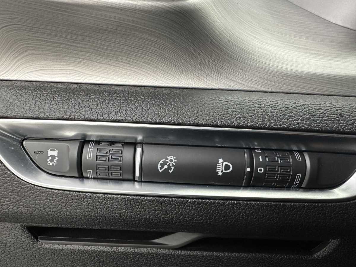 GEELY Coolray 2022 #12 GEELY Coolray 2022 car image #12