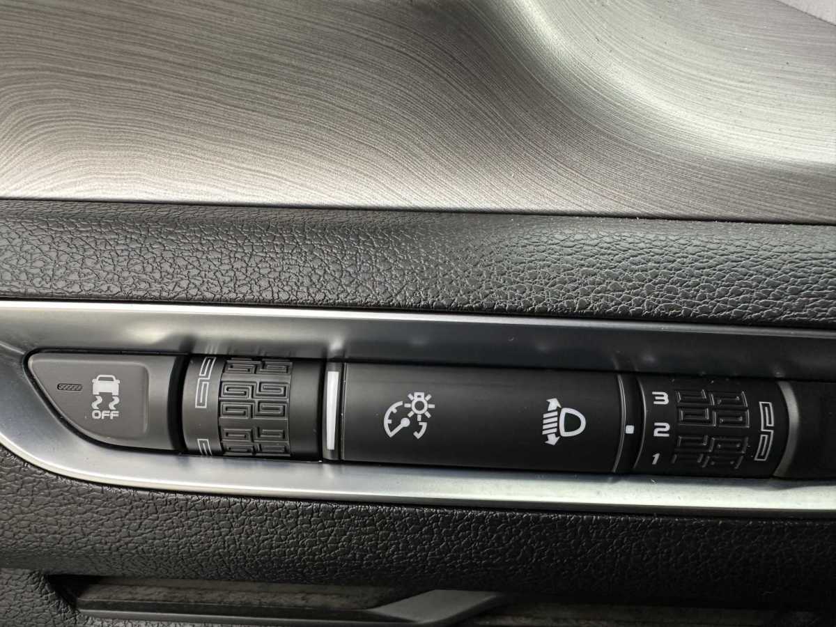 GEELY Coolray 2022 #12 GEELY Coolray 2022 car image #12