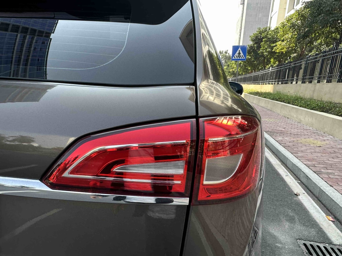 Haval H7 2016 car image #12