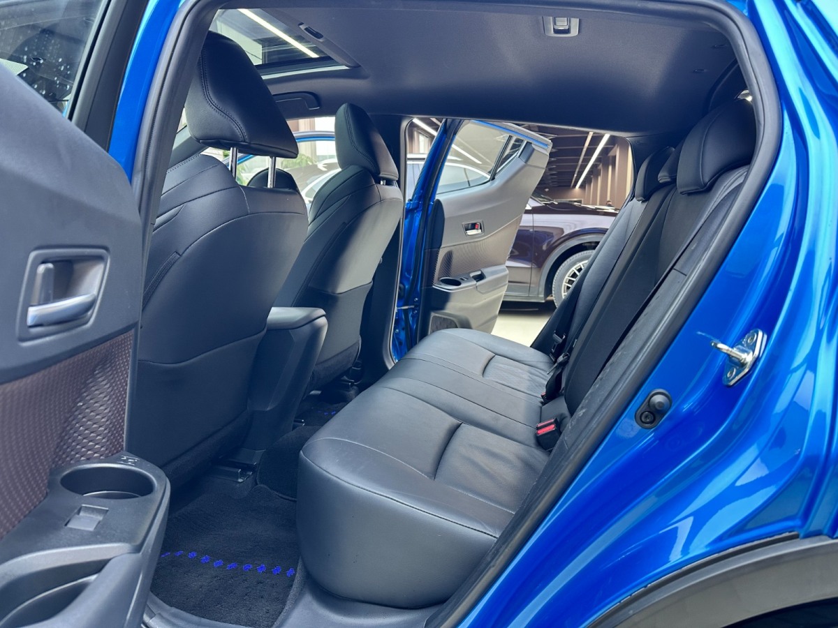 Toyota C-HR EV 2021 immagine di auto #12