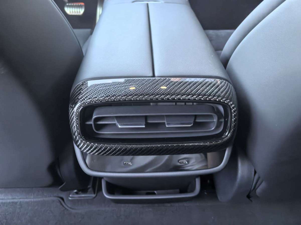 MI SU7 Ultra 2025 car image #12