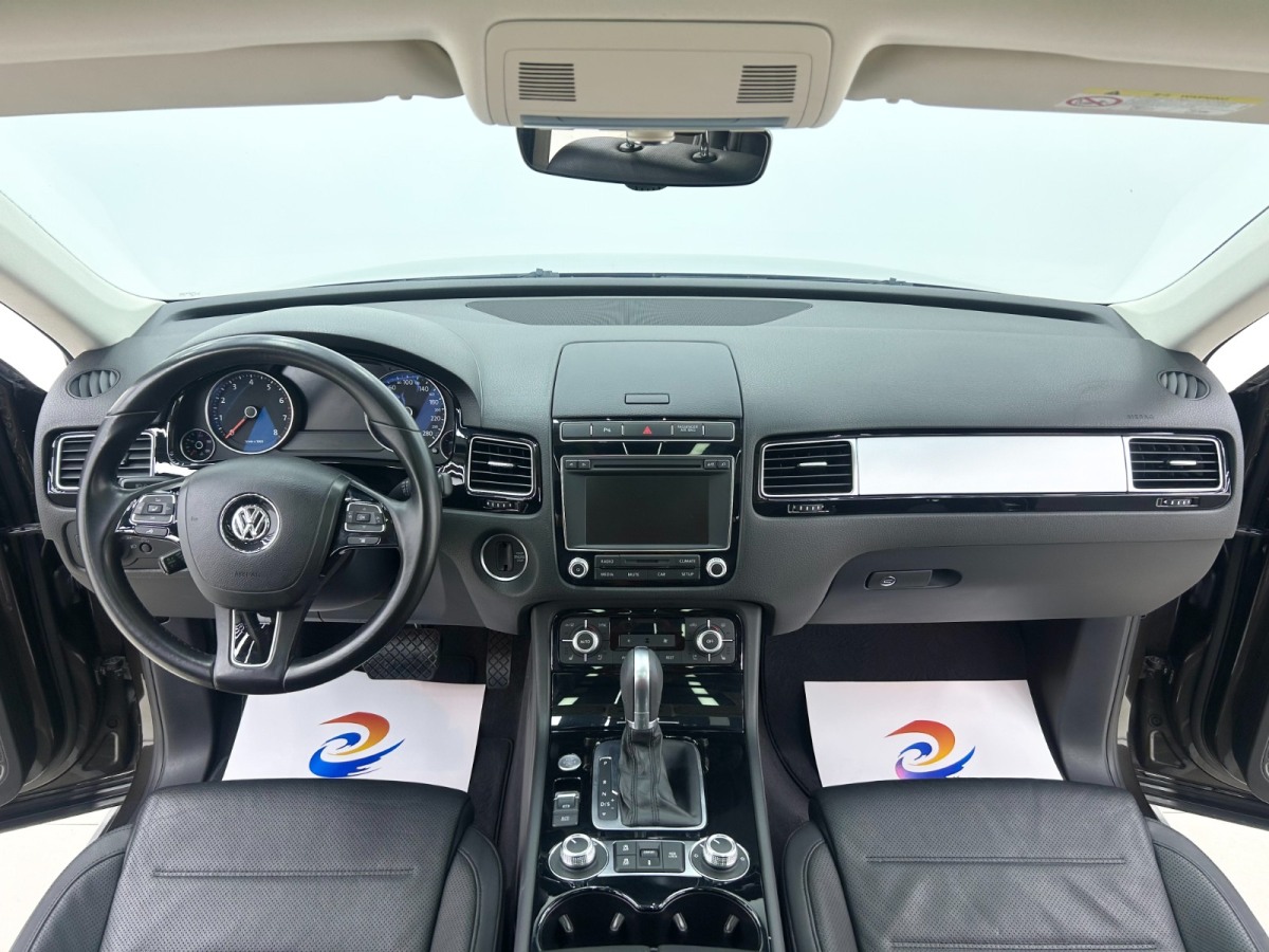 Volkswagen Touareg 2016 car image #12