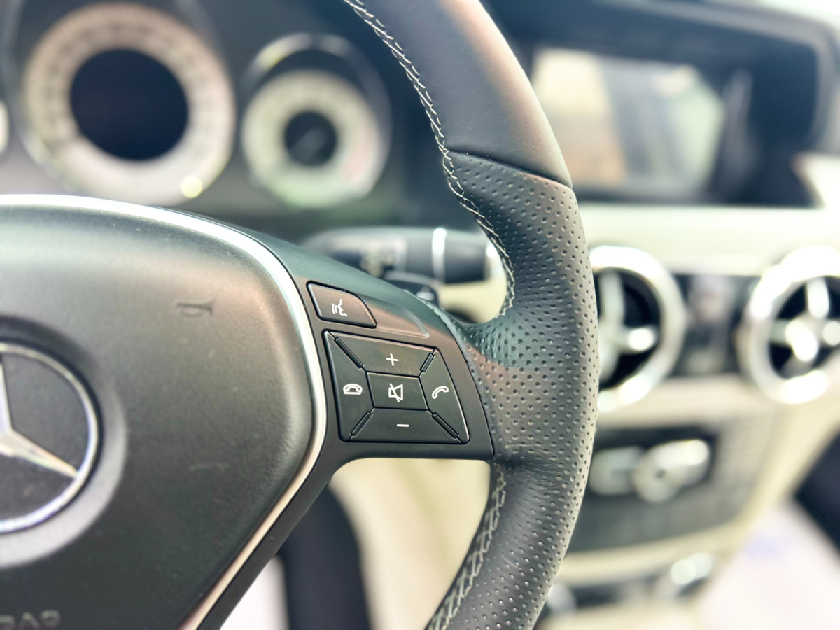 Mercedes-Benz GLK Class 2012 car image #12