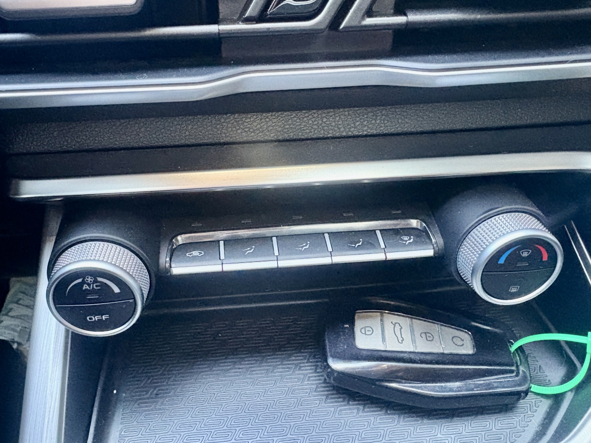 GEELY Coolray 2021 #12 GEELY Coolray 2021 car image #12