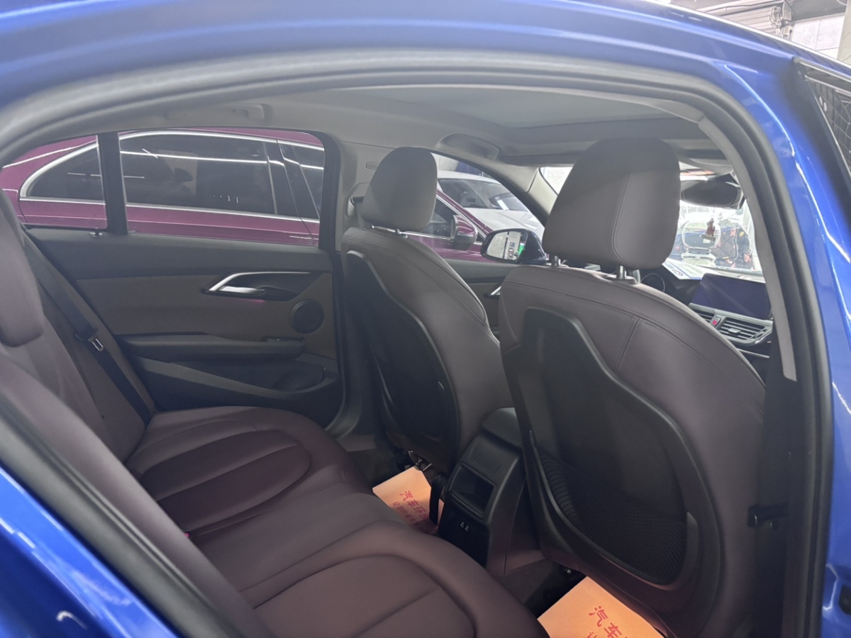 BMW 1 Series 2019 immagine di auto #12