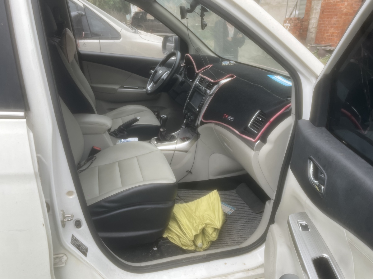 Forthing S500 2016 #12 Forthing S500 2016 car image #12