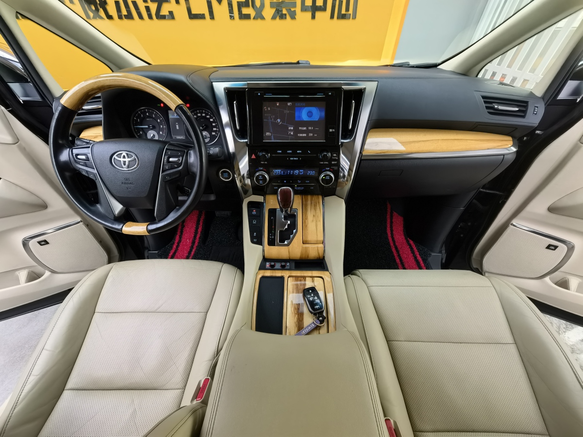 Toyota Alphard 2018 car image #12