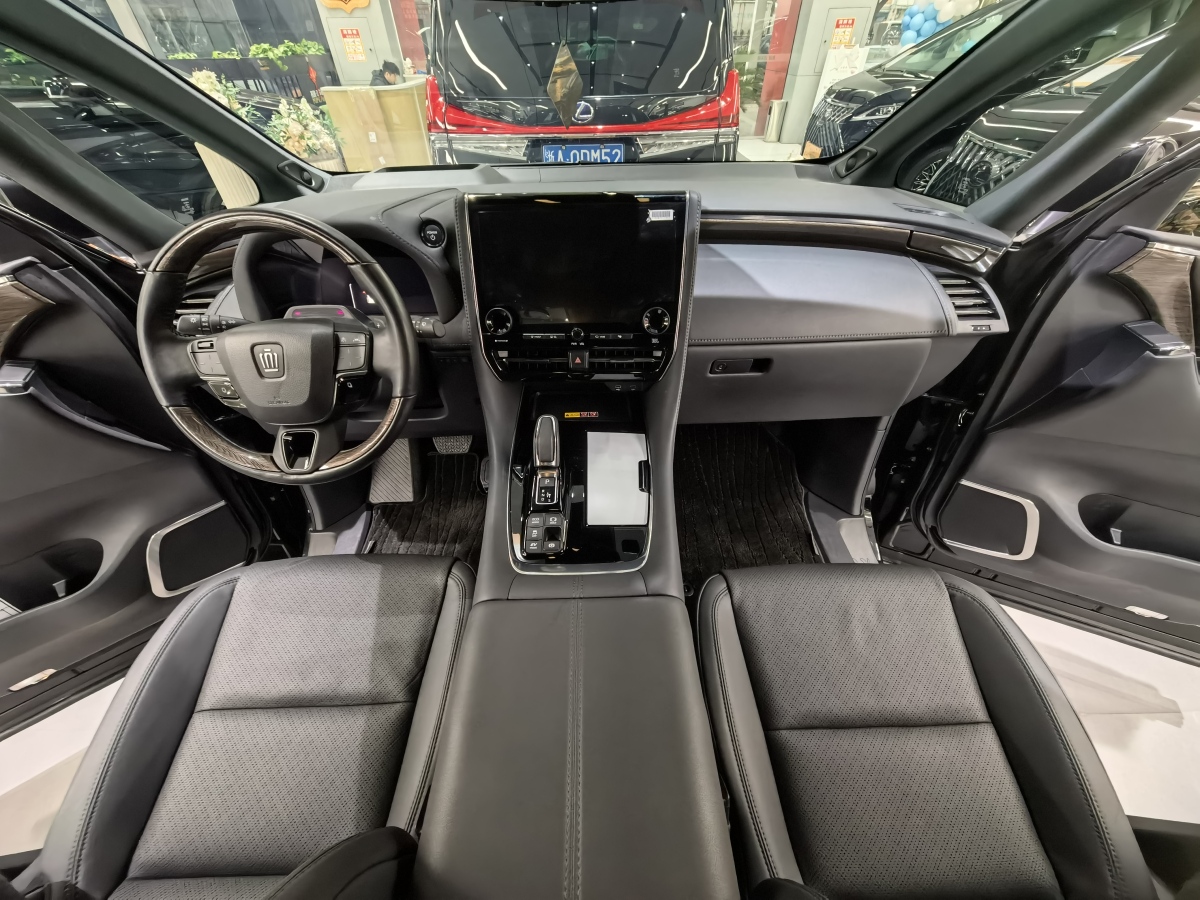 Toyota Vellfire 2025 car image #12