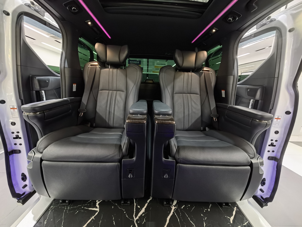 Toyota Alphard 2021 car image #12