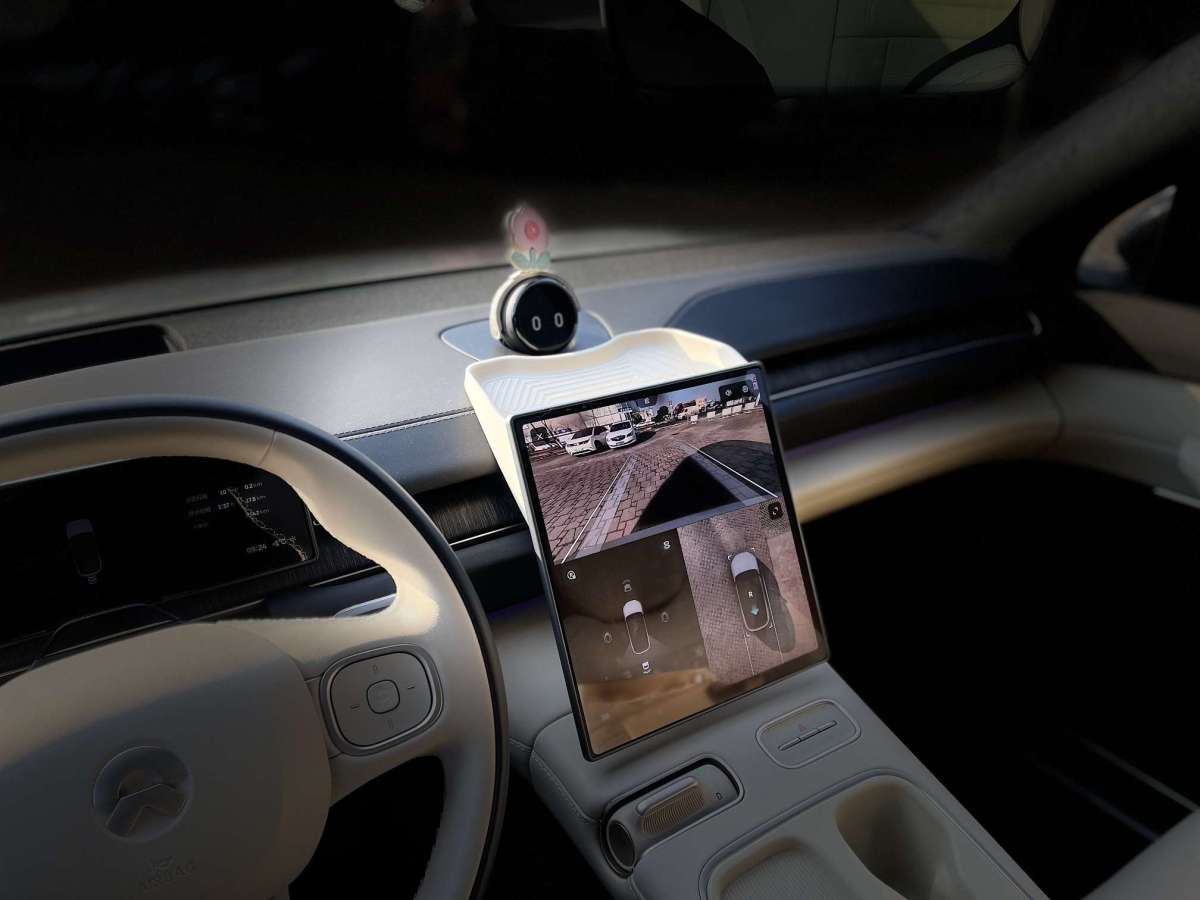 NIO 2025 car image #12