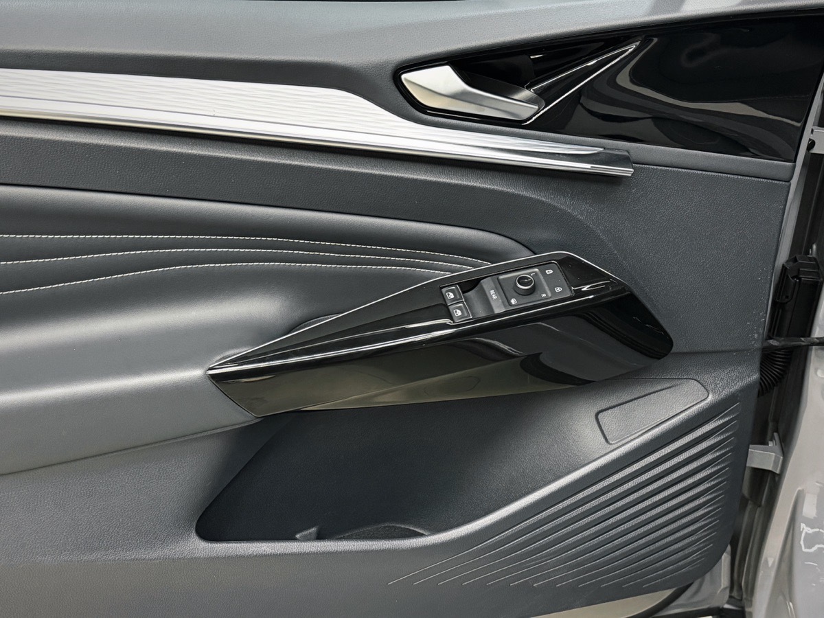 Volkswagen ID.4 Crozz 2023 immagine di auto #12