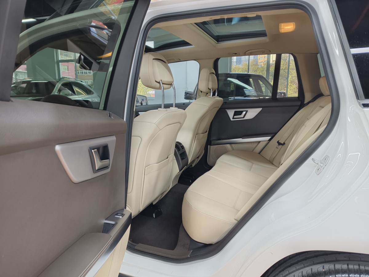 Mercedes-Benz GLK Class 2016 car image #12