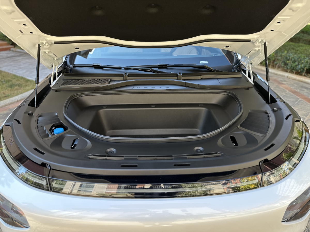 Xpeng G9 2025 imagem de carro #12