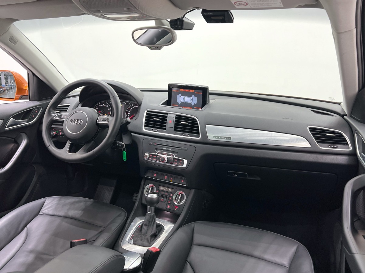 Audi Q3 2015 car image #12