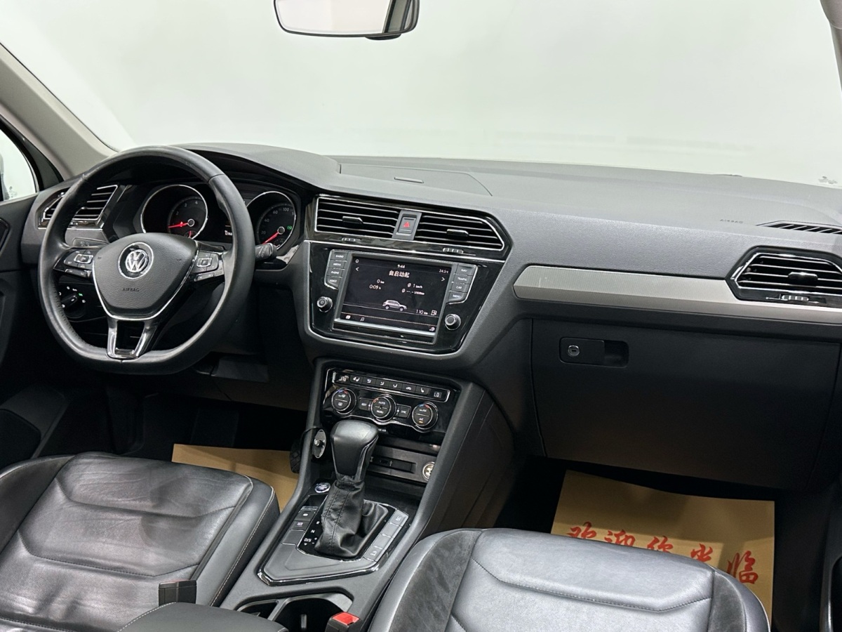 Volkswagen Tiguan L 2017 #12 Volkswagen Tiguan L 2017 car image #12