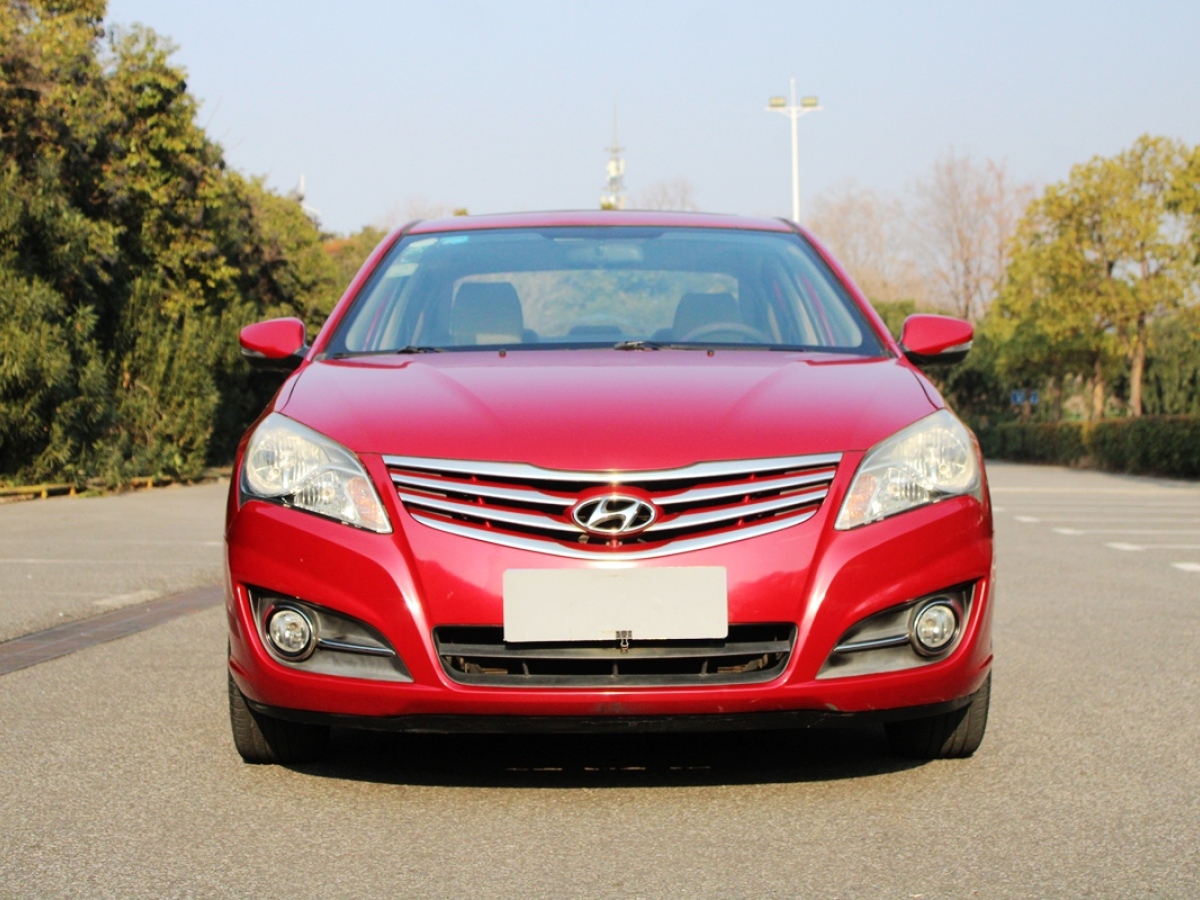 Hyundai 2012 car image #12