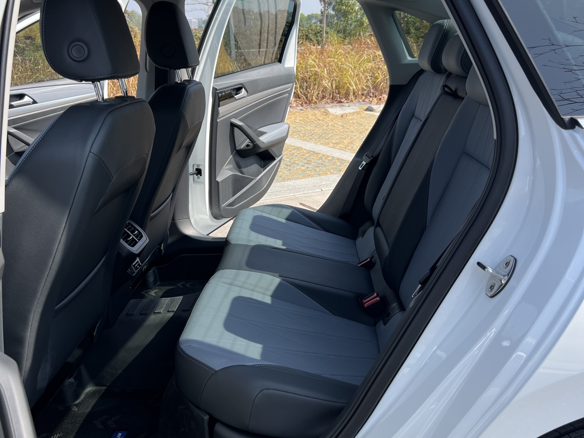 Volkswagen Lavida 2025 car image #12