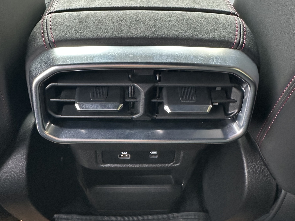 Jetour Traveller 2024 car image #12