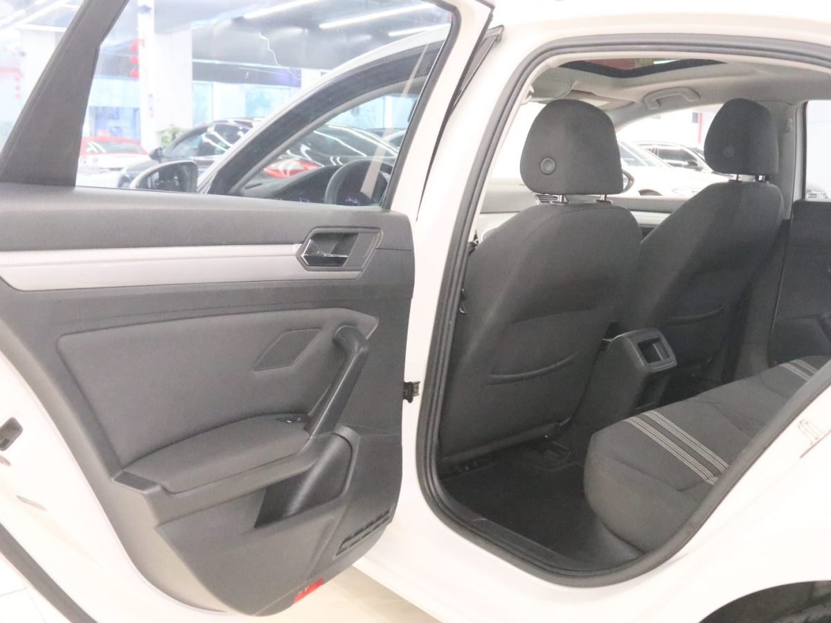 Volkswagen Lamando 2017 immagine di auto #12