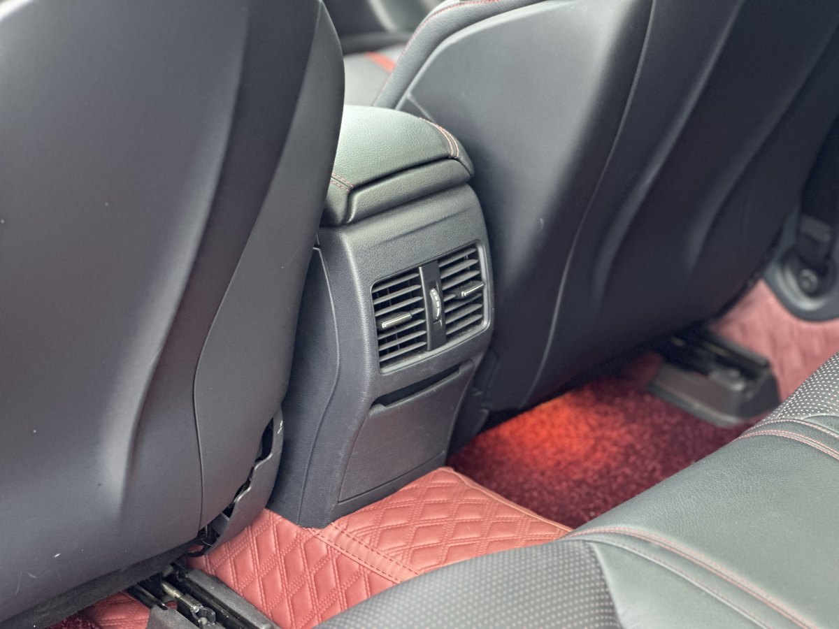 Mercedes-Benz GLA AMG 2017 car image #12