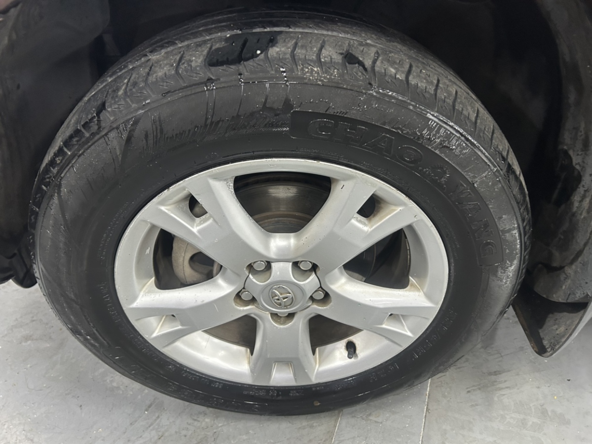 Toyota RAV4 2013 car image #12