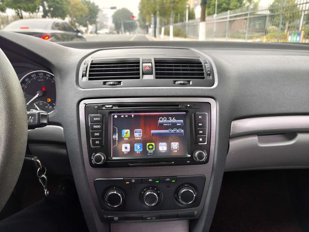 Skoda Octavia 2013 immagine di auto #12