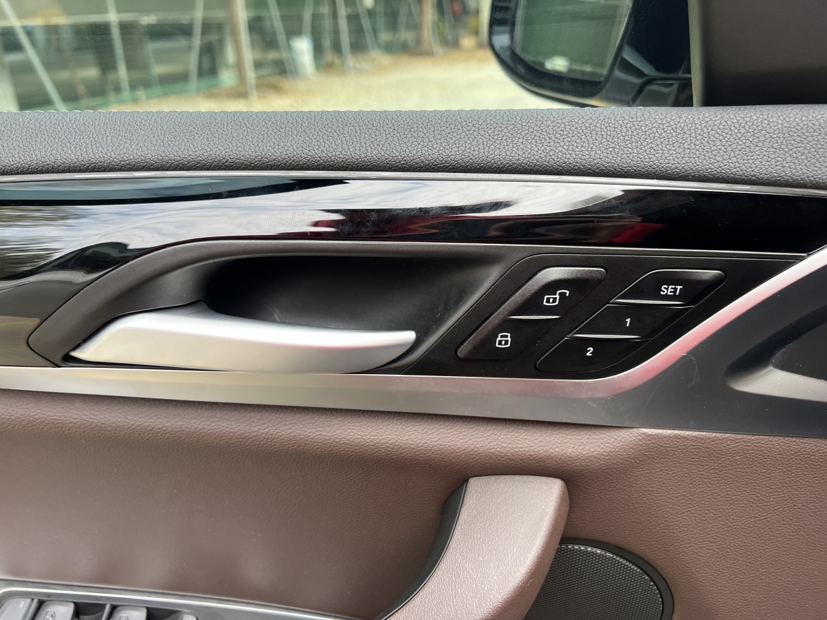 BMW iX3 2021 immagine di auto #12