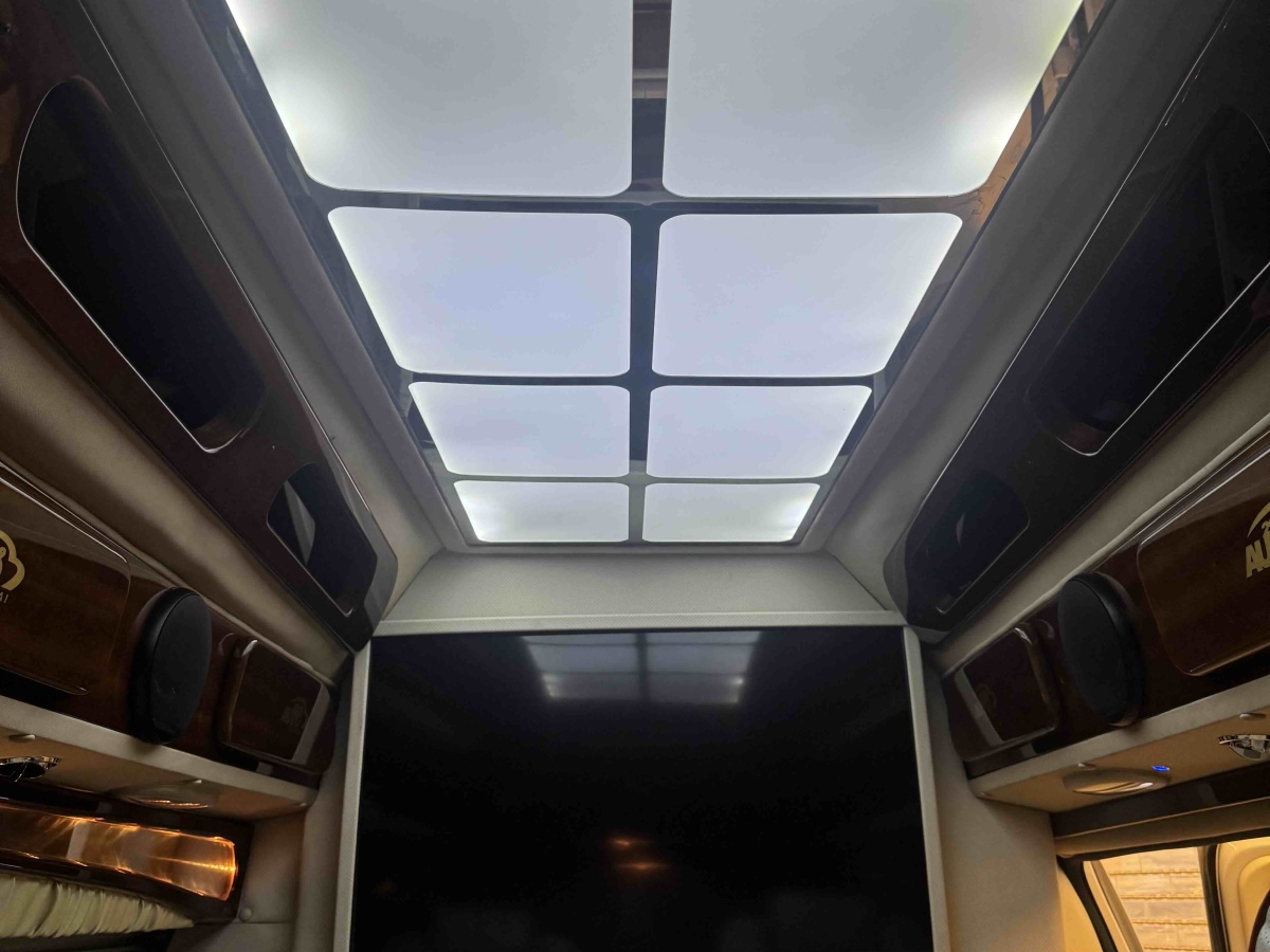 Ford E350 2010 imagem de carro #12