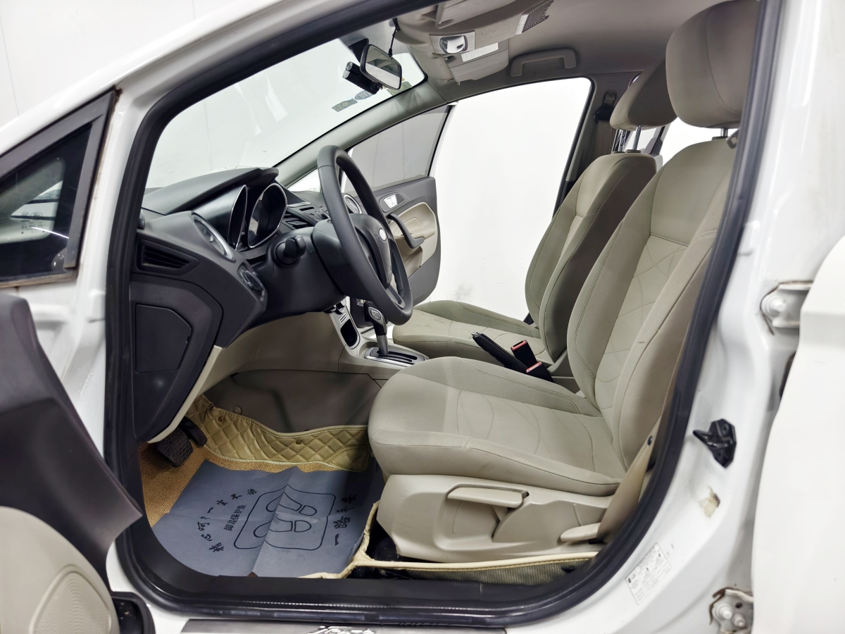 Ford Fiesta 2013 car image #12