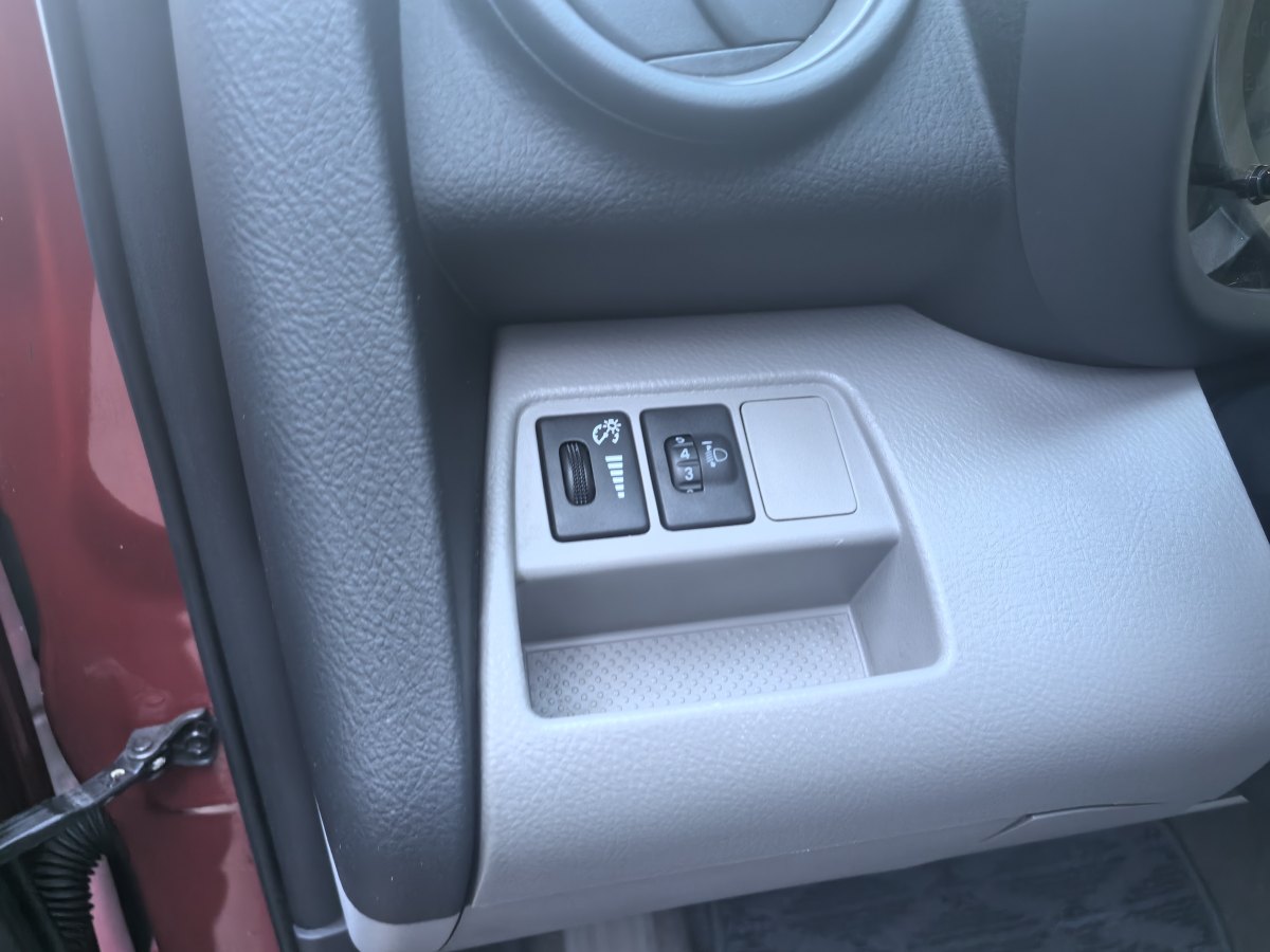 Toyota RAV4 (Imported) 2008 image de voiture #12