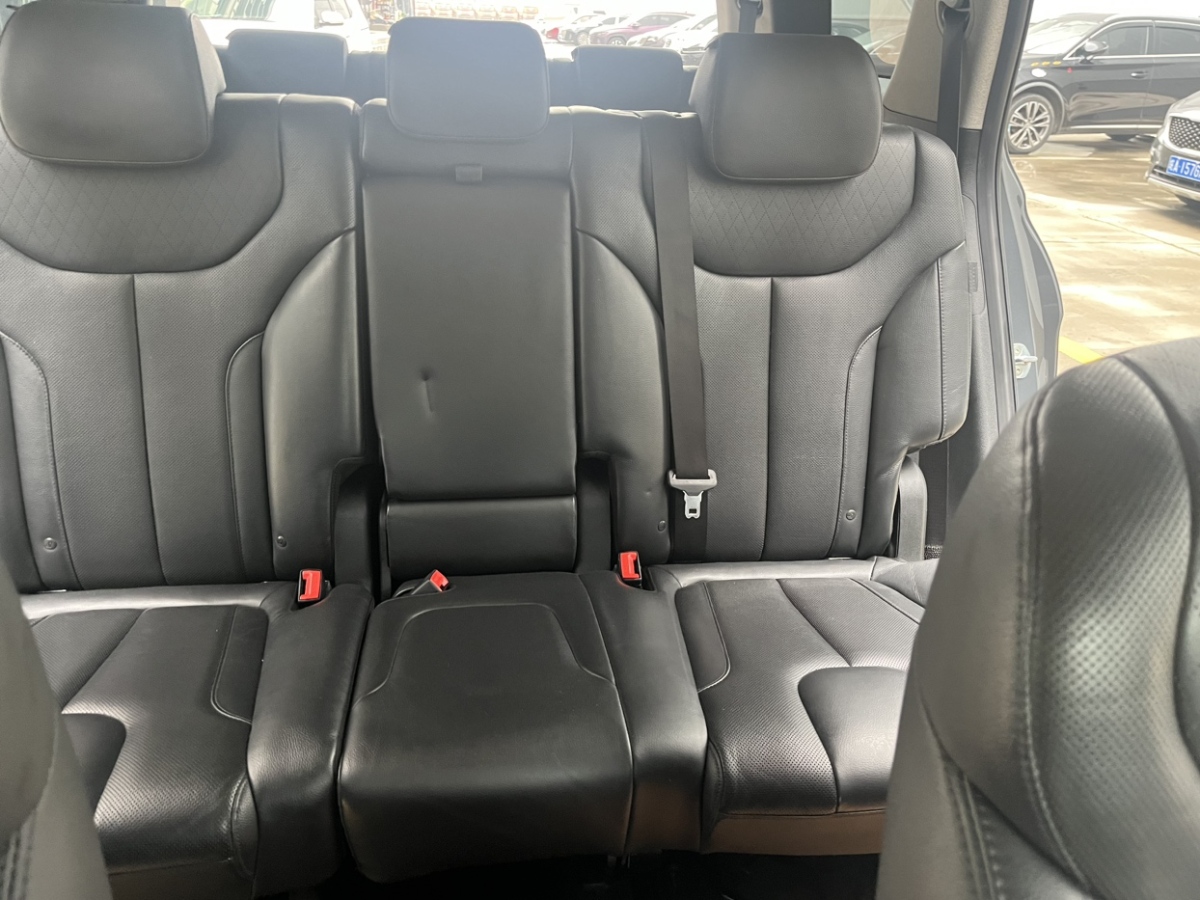 Hyundai Palisade 2021 car image #12